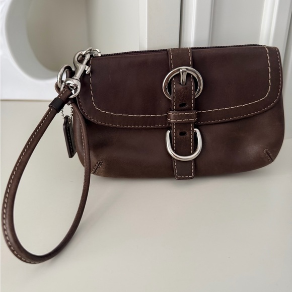 Coach Handbags - Vintage Y2K COACH Soho Smooth Leather Espresso Brown Buckle Wristlet Bag Women’s